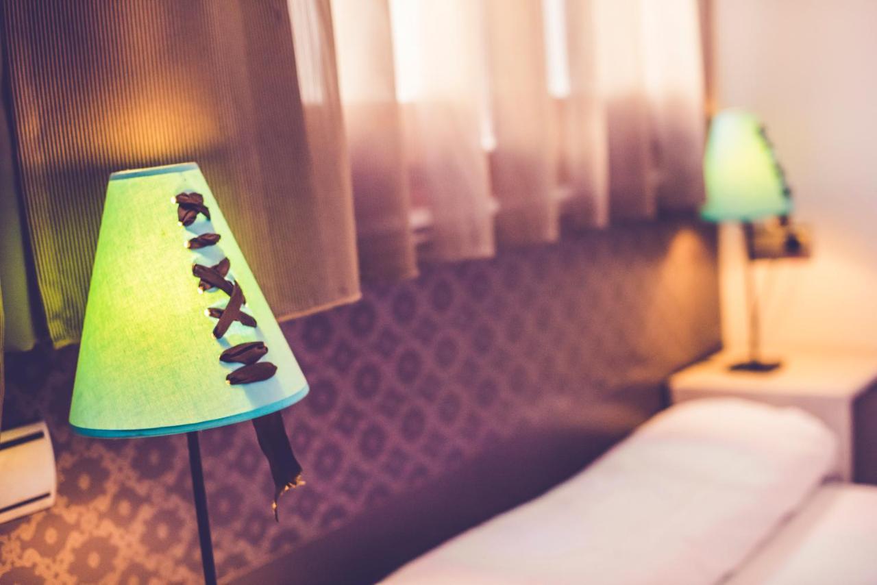 Hostal Sol Los Angeles Madrid Kültér fotó